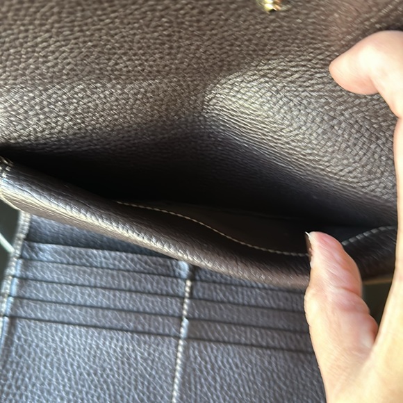 Gucci Wallet - Picture 7 of 8